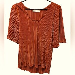 Women's Rust Top with flutter sleeves Sz M